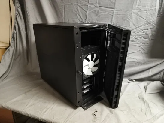 Lot 1005: BLACK MID-TOWER PC CASE WITH SIDE PANEL REMOVED - MODEL ...