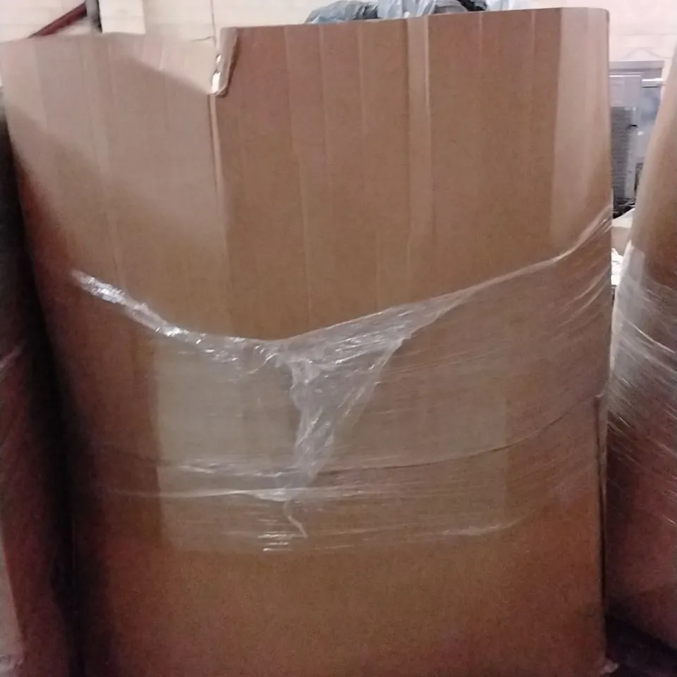 PALLET CONTAINING A LARGE QUANTITY OF HOSES