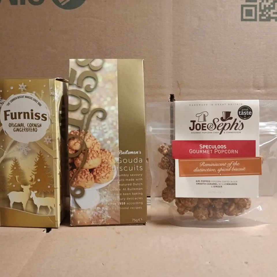 APPROXIMATELY 10 ASSORTED FOOD AND DRINK ITEMS TO INCLUDE GOUDA BISCUITS, POPCORN, GINGERBREAD, ETC