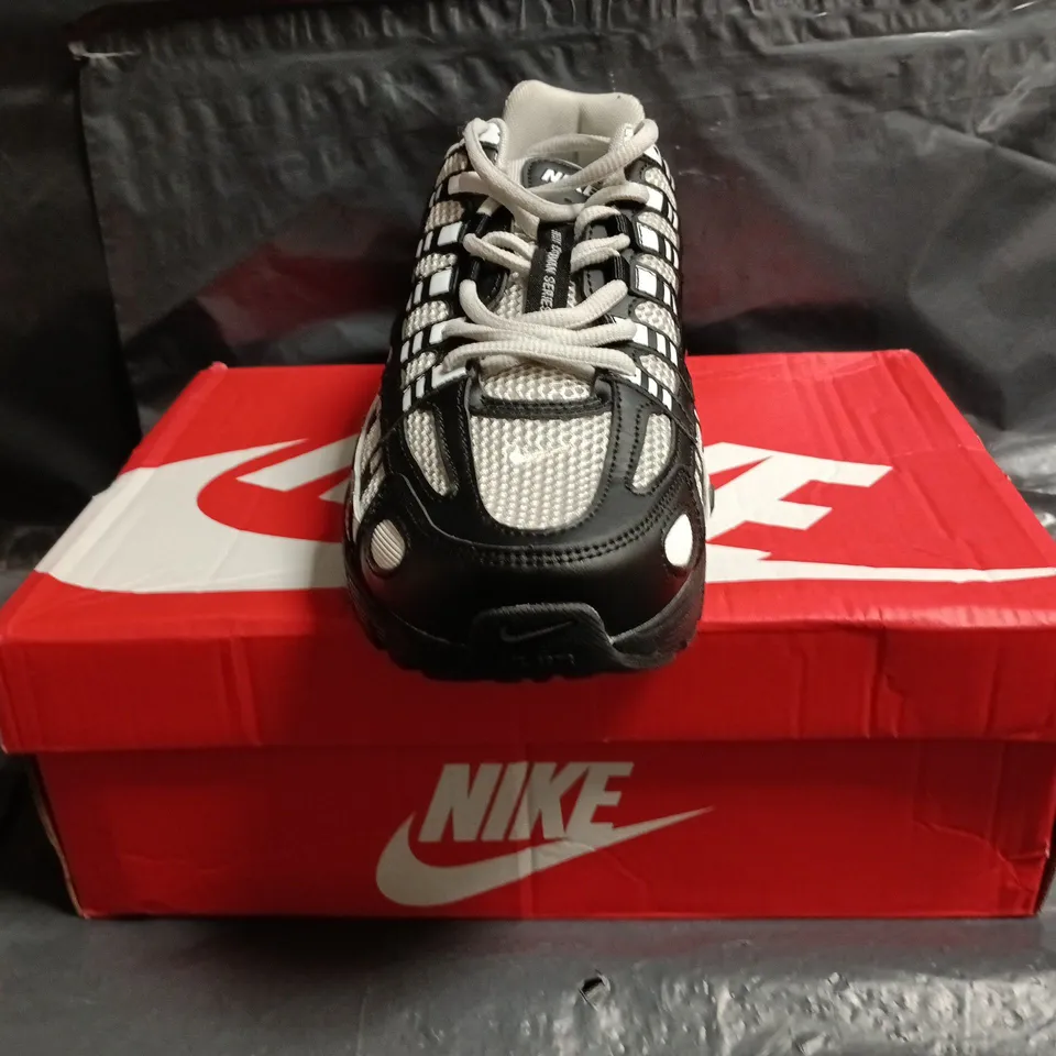 BOXED PAIR OF NIKE P-6000 TRAINERS IN SHADOW GREY/BLACK SIZE UK 10