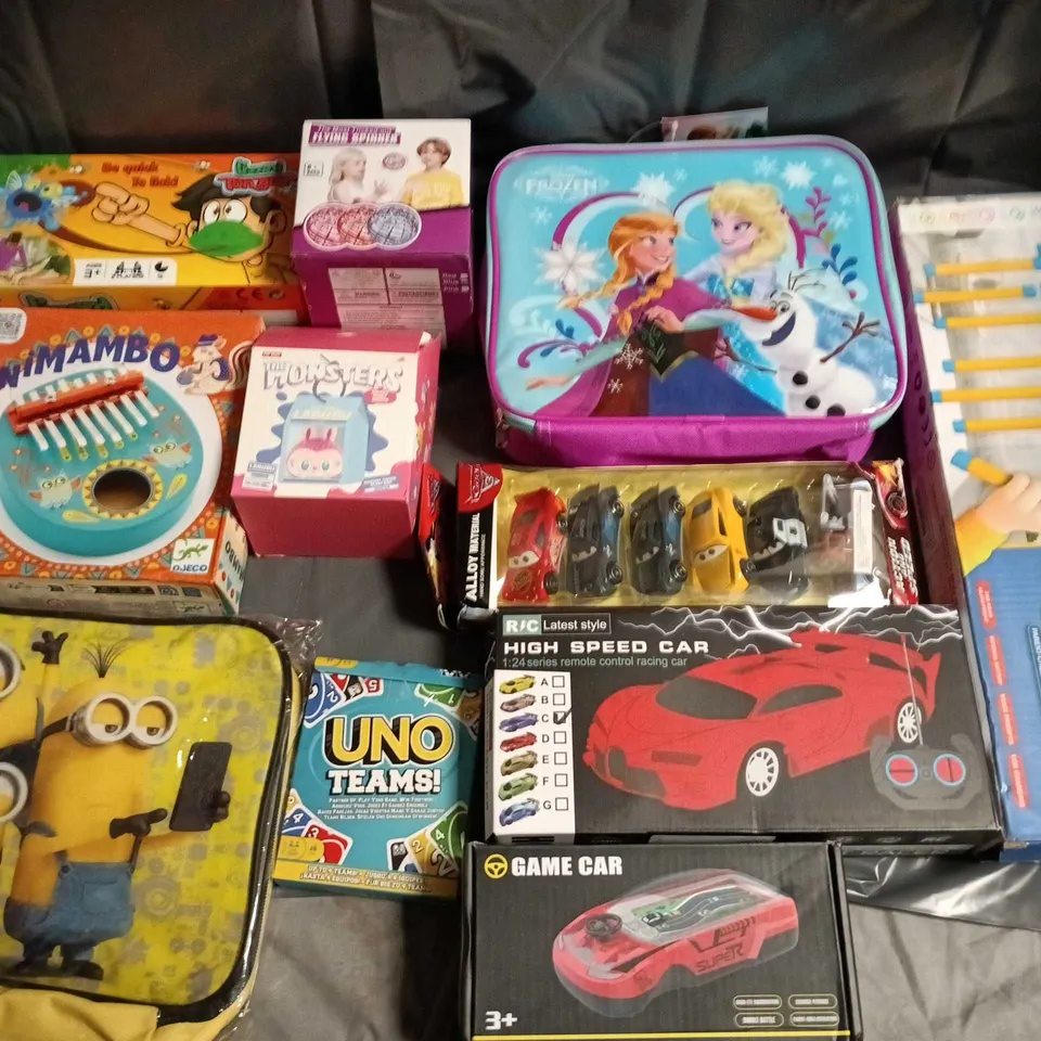 ASSORTED CHILDREN'S TOYS & GAMES TO INCLUDE UNO TEAMS!, RC CAR, FROZEN LUNCH BAG, MINIONS CASE