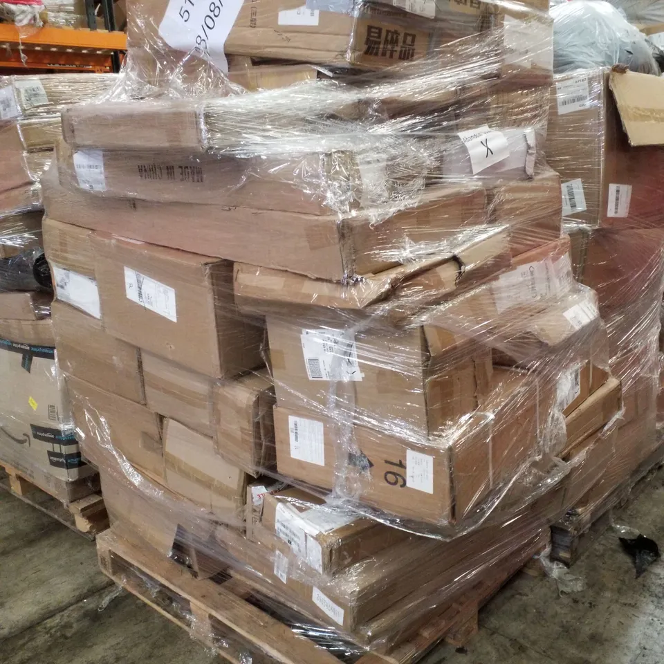 PALLET CONTAINING ASSORTED PRODUCTS INCLUDING WATERPROOF CARGO BAG, AIR COOLER & RETRACTABLE HOSE REEL 