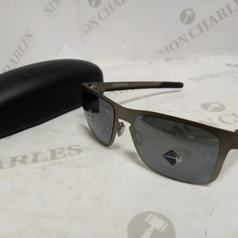 OAKLEY HOLBROOK METALLIC SUNGLASSES RRP £219