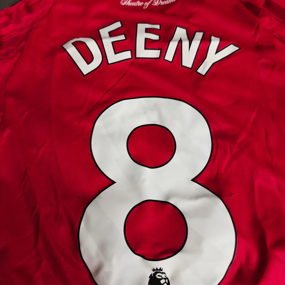 MANCHESTER UNITED HOME SHIRT SIZE 7-8 YRS 