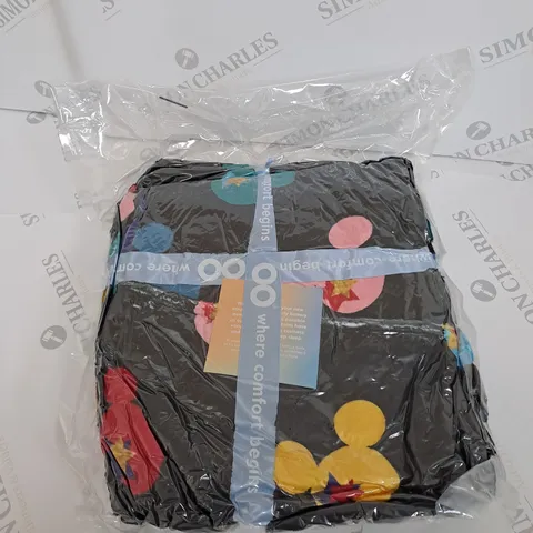 OODIE OVERSIZED HOODED BLANKET