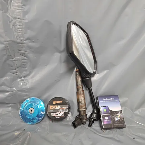 TOTE OF APPROXIMATELY 12 ASSORTED VEHICLE ITEMS TO INCLUDE - CAR SMART BOX , WHEEL HUB REPAIR , MOTORBIKE WING MIRROR ETC