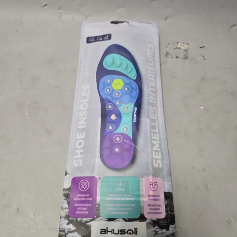 TOTE OF APPROXIMATELY 12 ASSORTED AKUSOLI MAGNETIC ACUPRESSURE INSOLES SIZE L/XL