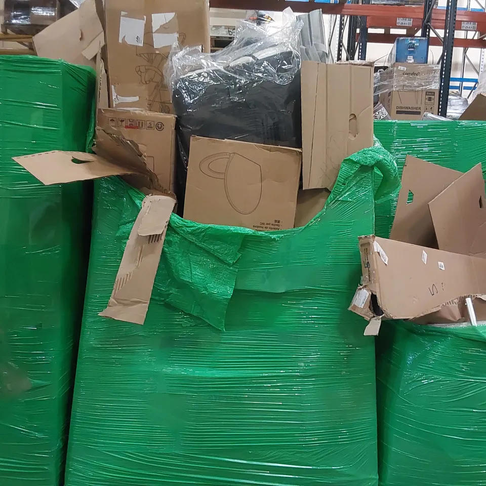 PALLET OF ASSORTED CONSUMER PRODUCTS TO INCLUDE: DEHUMIDIFIERS, PRAM, MATTRESS TOPPER, BABY PLAY MAT, TOILET SEAT ECT