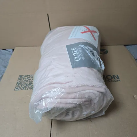 COZEE HOME FAMILY SIZED FAUX FUR & VELVETSOFT HEATED THROW PINK