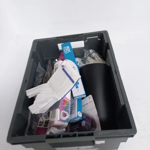 TOTE OF APPROXIMATELY 12 ASSORTED ITEMS TO INCLUDE: HAND PAINTED TRAY