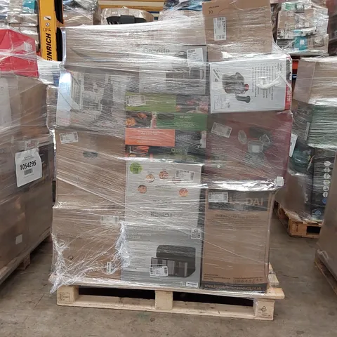 PALLET OF APPROXIMATELY 30 UNPROCESSED RAW RETURN HOUSEHOLD AND ELECTRICAL GOODS TO INCLUDE;