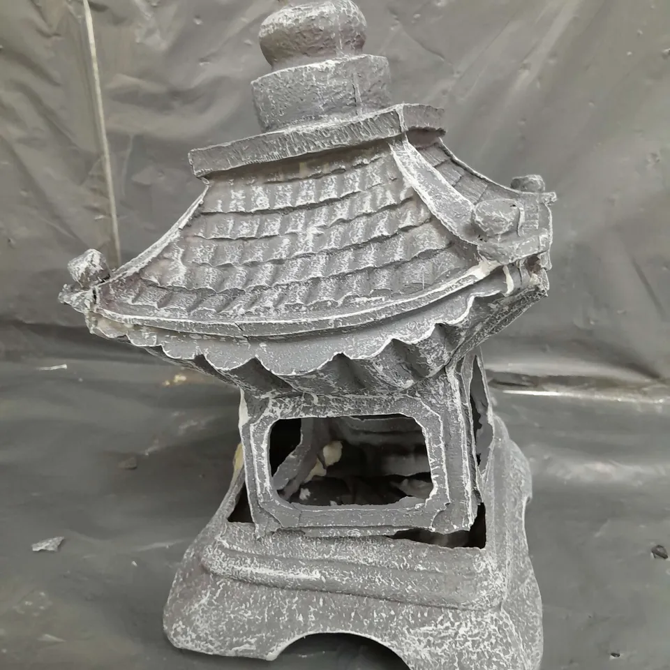 BOXED PAGODA SOLAR LANTERN 