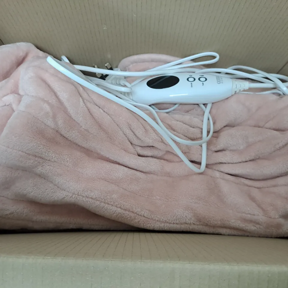 BOXED COZEE HOME VELVETSOFT HEATED THROW IN PINK
