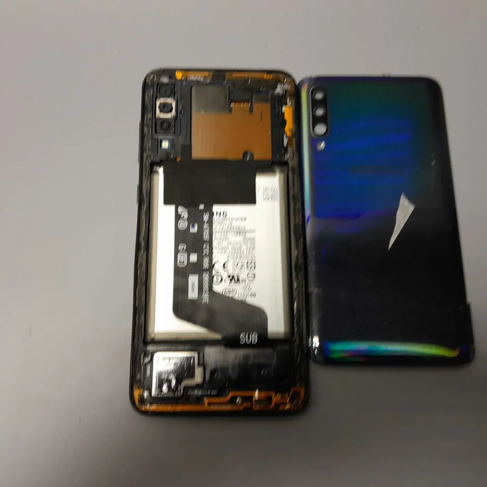 SAMSUNG SM-A705FN SMARTPHONE