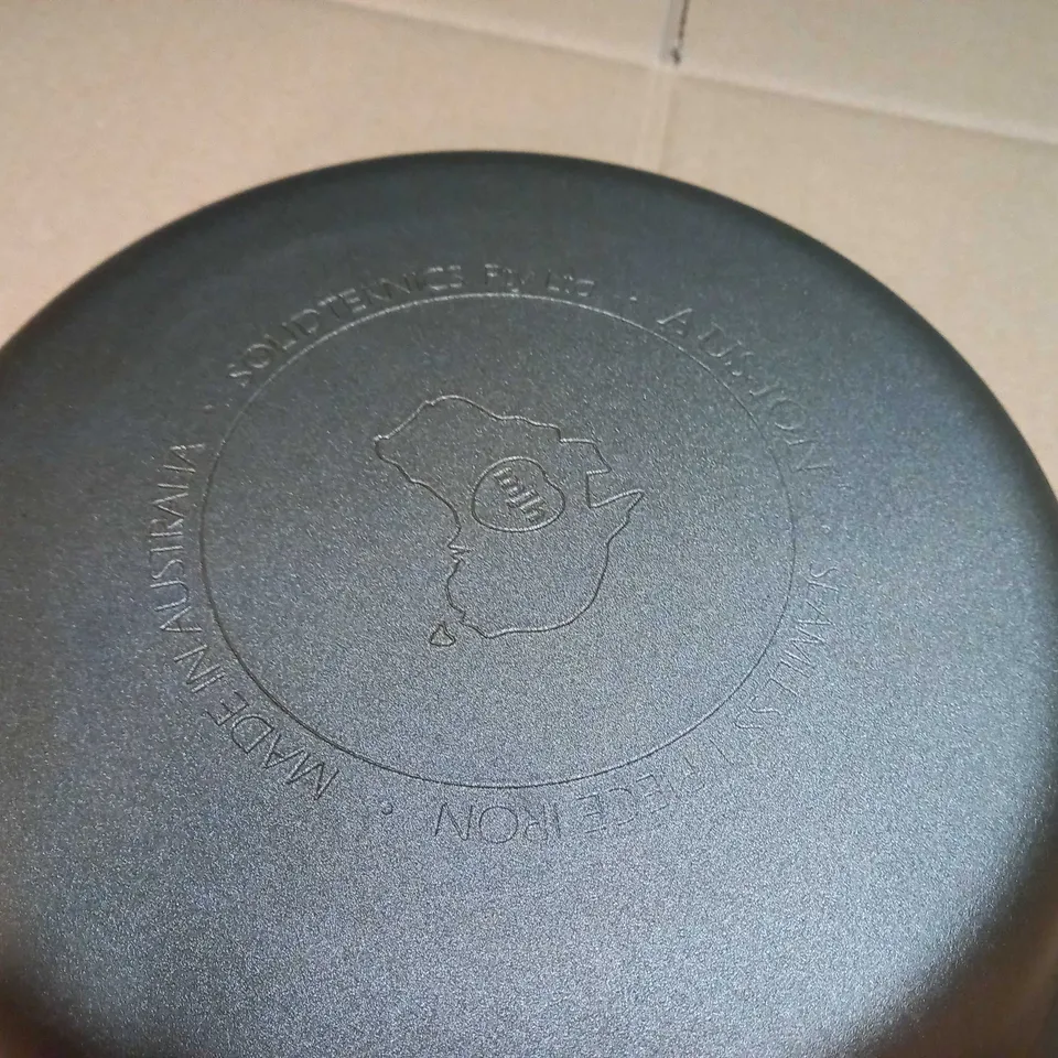 SOLID TEKNICS SATIN STEEL SKILLET