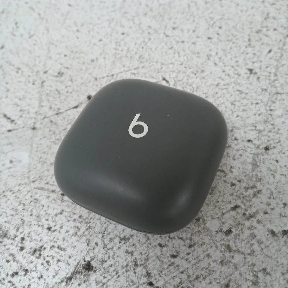 BEATS WIRELESS EARBUDS WITH CHARGING CASE