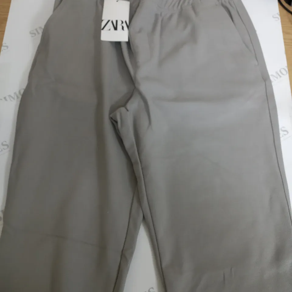 ZARA SLIM FIT GREY TROUSER - L 