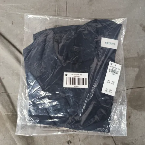 bagged hollister button-up shirt in navy size xs