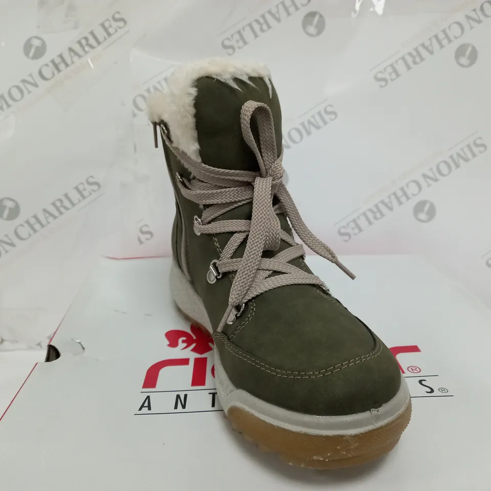 BOXED PAIR OF RIEKER ANTISTRESS WATER RESISTANT WARM HIKING BOOTS IN KHAKI - SIZE 5