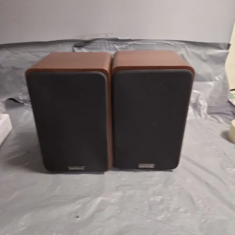SET OF 2 LENCO TURNTABLE SPEAKERS - BROWN 