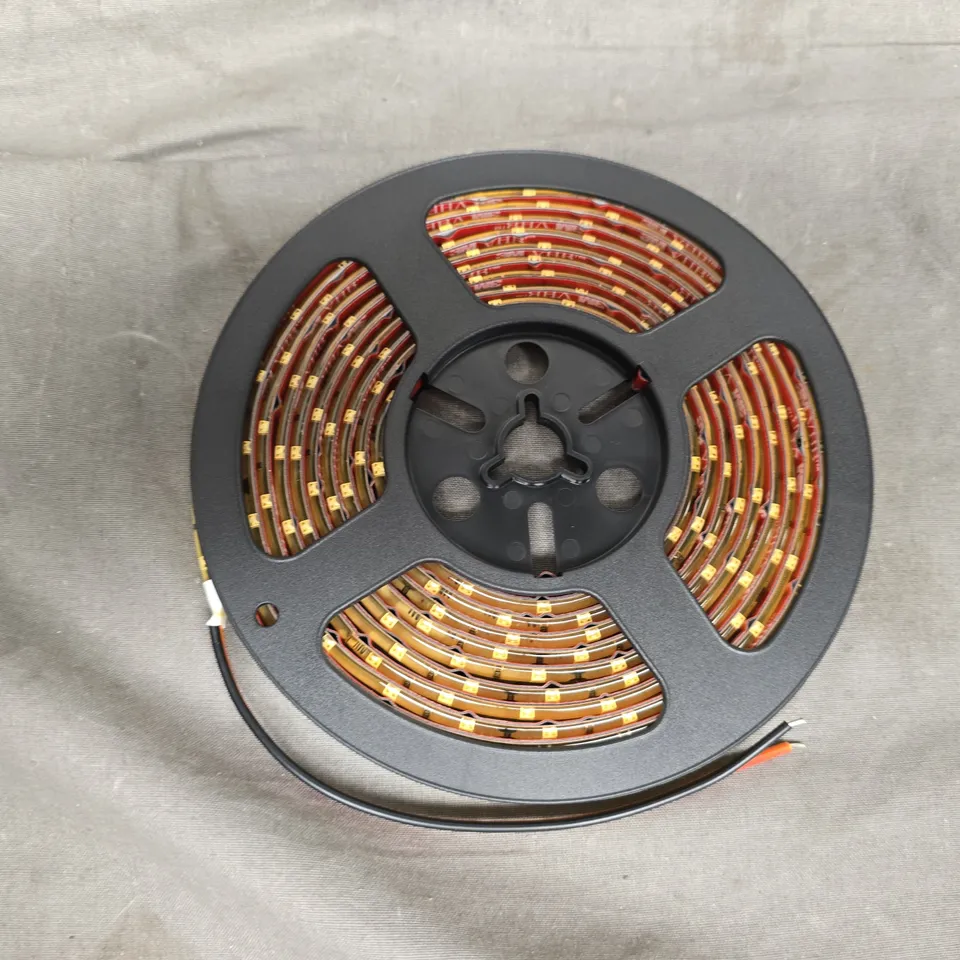 APPROXIMATELY 20 VENTA 3528 WHITE FLEXIBLE LED STRIPS