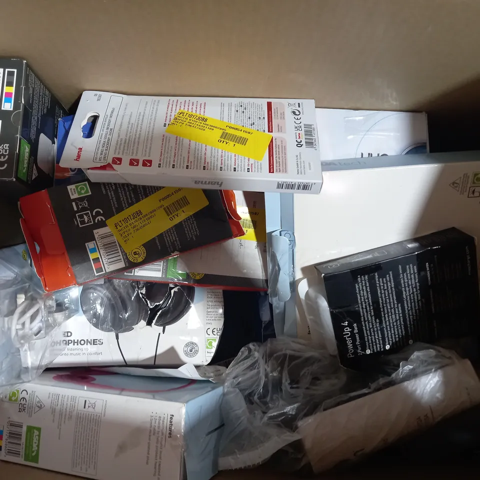LOT OF APPROXIMATELY 20 ASSORTED HOUSEHOLD ITEMS TO INCLUDE MIXX TRUE WIRELESS STREAMBUDS MINI, ASDA TECH TRUE WIRELESS EARBUDS, JVC GUMY MINI TRUE WIRELESS EARBUDS, ETC