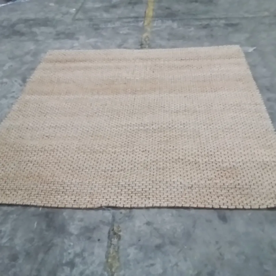 QUALITY DESIGNER AREA RUG - APPROXIMATELY 207X200