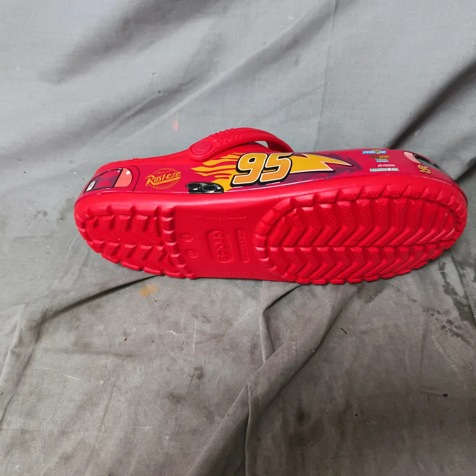 UNBOXED CROCS KIDS' LIGHTNING MCQUEEN RED CLOGS. SIZE M8 W 9