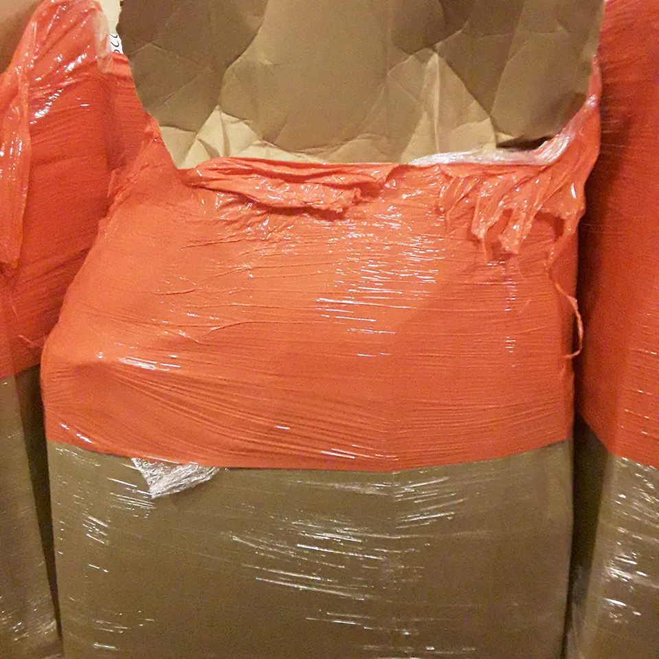 PALLET OF ASSORTED PRODUCTS INCLUDING PRIVACY SCREEN PROTECTOR, POP UP TENT, CANOE PADEL, FRAMED CANVAS WALL ART, THOMAS & FRIENDS TOY, DAY AND NIGHT ROLLER BLIND 