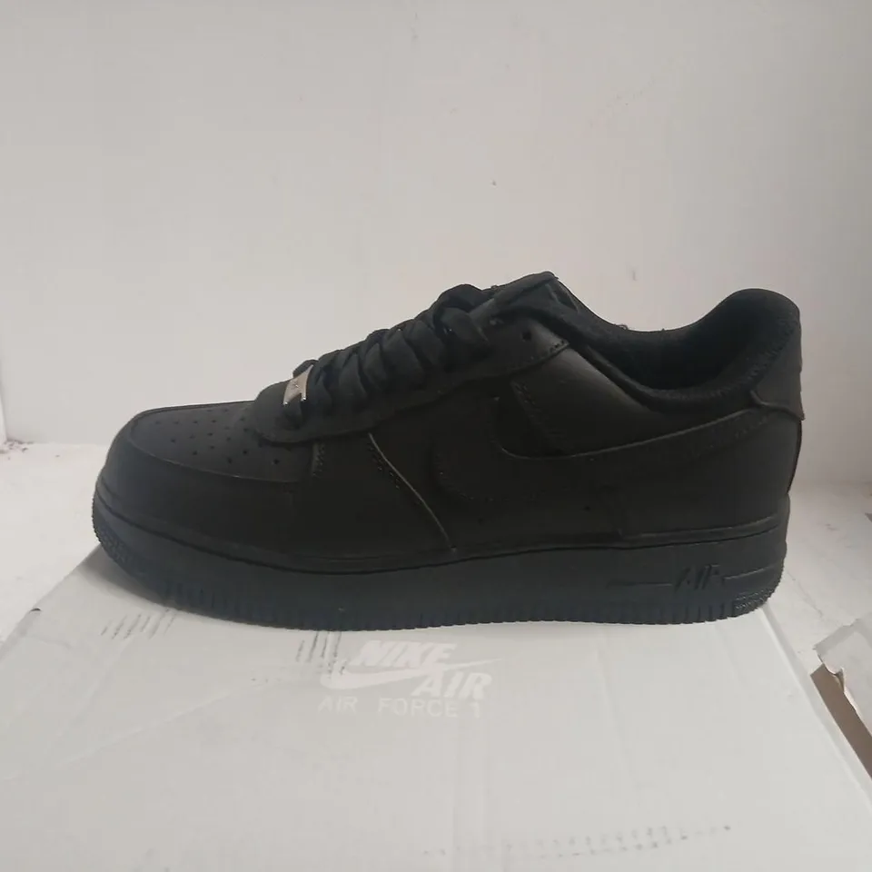 NIKE AIR FORCE 1 ’07 ALL BLACK SNEAKERS – UK 7 (EU 41)