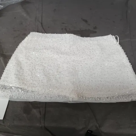 ABERCROMBIE & FITCH THE ART-SCARLETT MINISKORT MID RISE – WHITE BEADED - SMALL