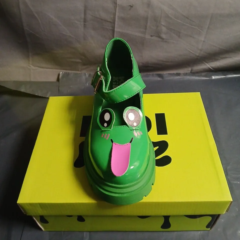 KOI KIDZ CHILDREN'S GREEN FROG FACE BUCKLE STRAP SIZE 11