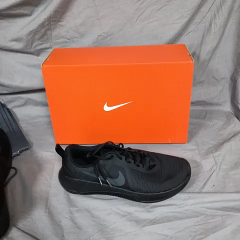 NIKE BLACK RUNNING SHOES – BOXED - UK 11.5