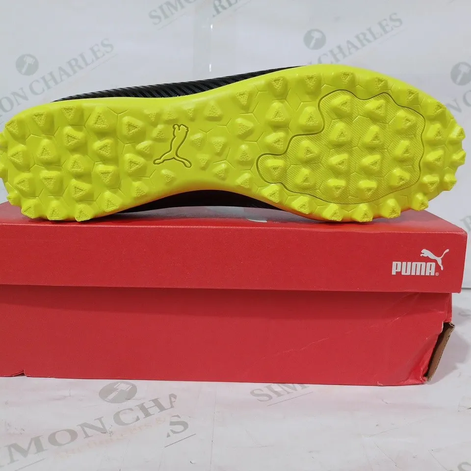BOXED PAIR OF PUMA FINESSE SLIP-ON SHOES IN BLACK/YELLOW UK SIZE 11
