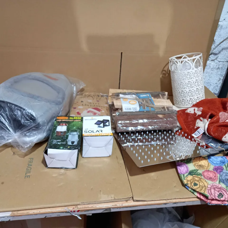 BOX OF APPROXIMATELY 15 ASSORTED ITEMS TO INCLUDE A LED BIVOUAC LIGHT, LED SOLAR SECURITY LIGHT AND A HAMSTER CLIMBING WALL PLAYGROUND