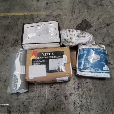 PALLET OF ASSORTED BEDROOM AND COMFORT BASED PRODUCTS TO INCLUDE; PILLOWS, SUPPORT SEAT CUSHIONS AND SIMILARLY RELATED GOODS
