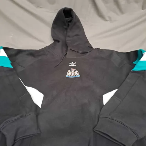 NEWCASTLE UNITED CASUAL HOODIE SIZE 3XL