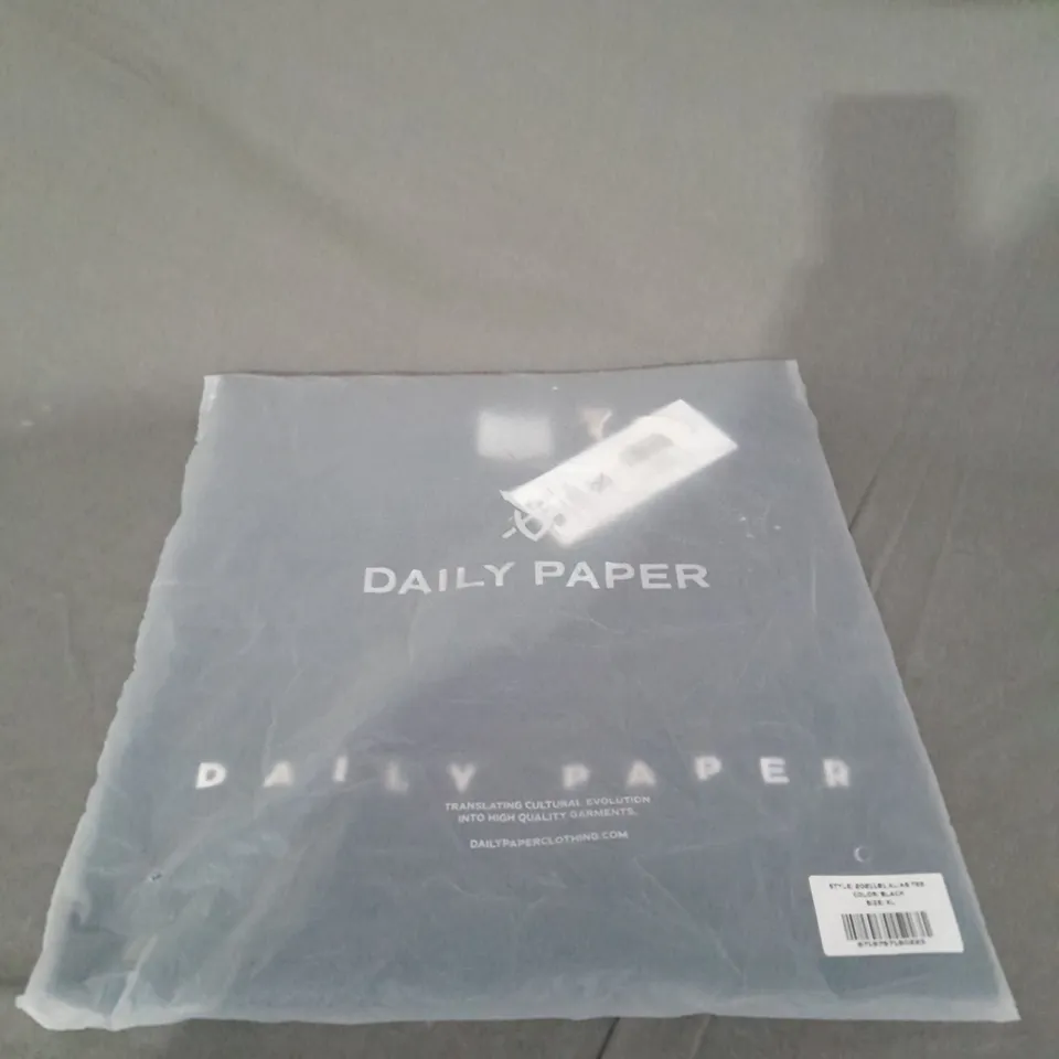 BAGGED DAILY PAPER ALIAS TEE IN BLACK SIZE XL