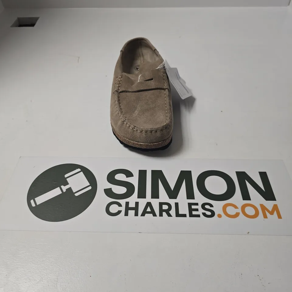 UNBOXED PAIR OF BIRKENSTOCK BOSTON CLOGS IN BROWN - SIZE 41
