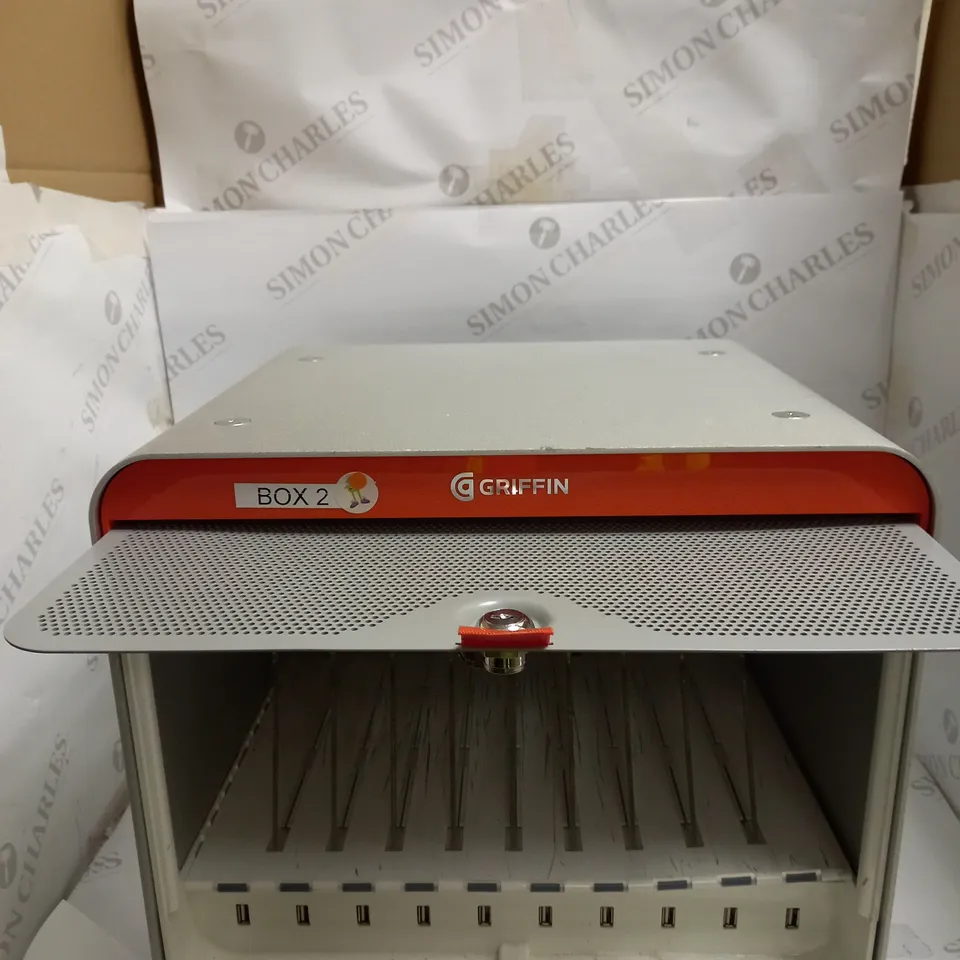 GRIFFIN MULTIDOCK 10 PORT USB CHARGING STATION AND STORAGE