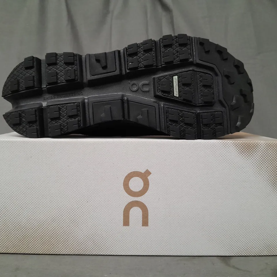 BOXED PAIR OF ON CLOUDULTRA 2 SHOES IN BLACK UK SIZE 5.5