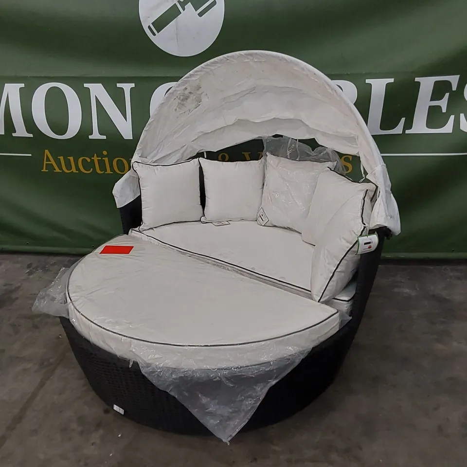 DESIGNER ROUND RATTAN SOFA WITH CANOPY AND SMALL TABLE 