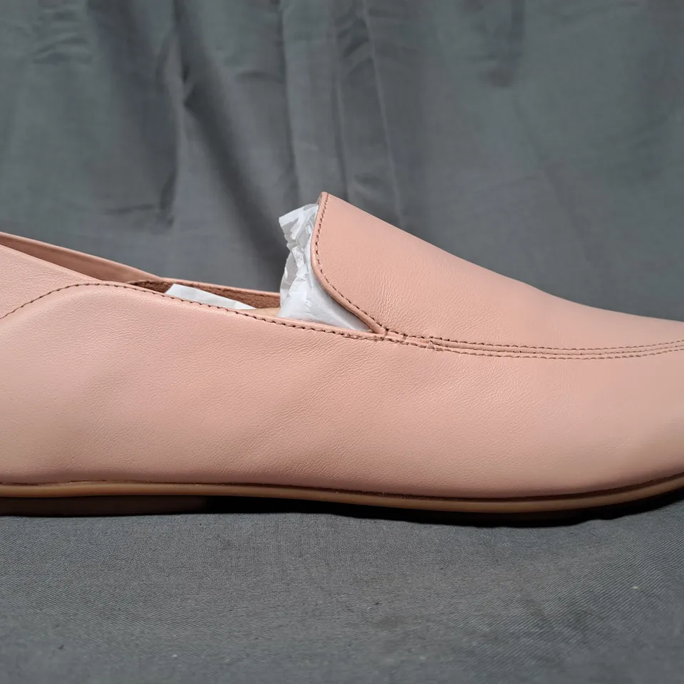 BOXED PAIR OF FITFLOPS LOAFERS IN BLUSH UK SIZE 7