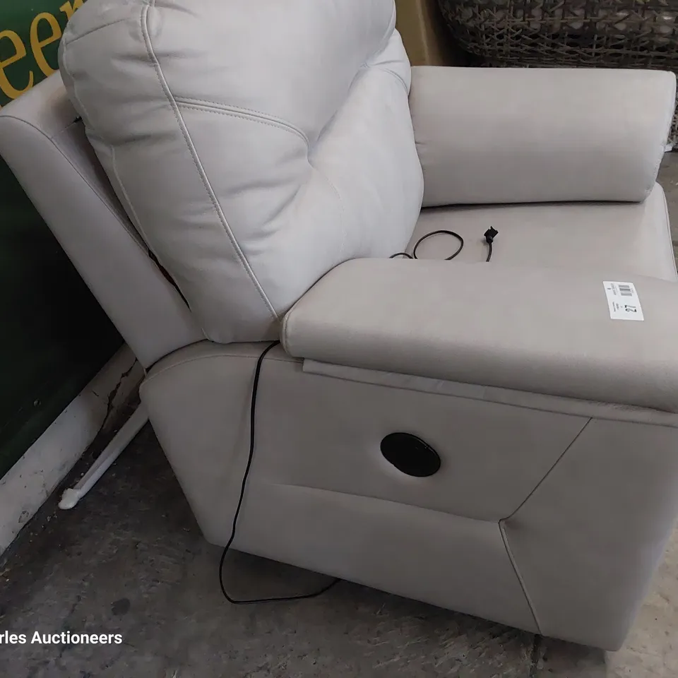 QUALITY BRITISH DESIGNER G PLAN SHALBOURNE POWER RECLINING EASY CHAIR REGENT DOVE LEATHER 