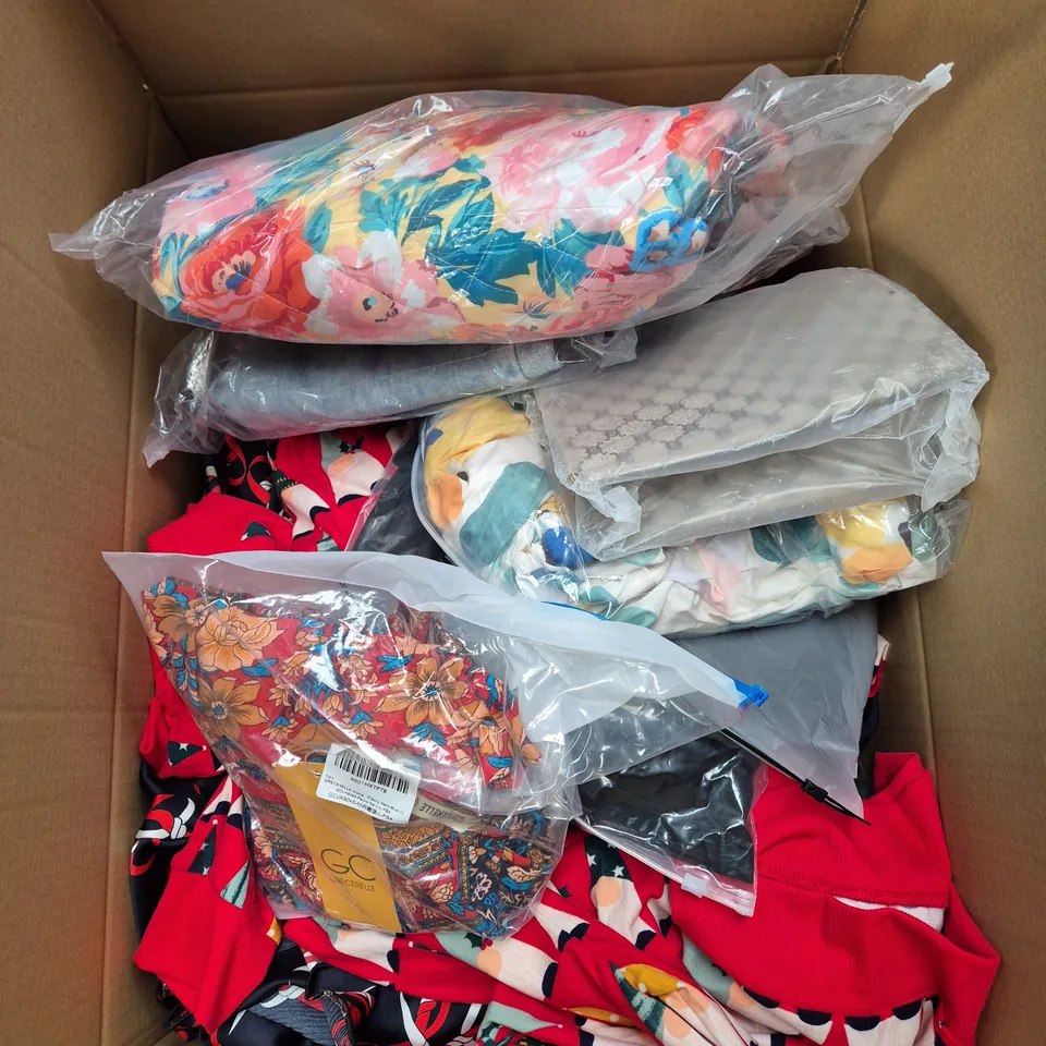 LARGE BOX OF ASSORTED CLOTHING ITEMS IN VARIOUS SIZES, STYLES AND COLOUR 