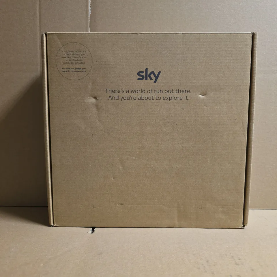 BOXED SKY HUB 6 SR213-02-UK-WHT-FH1 WI-FI ROUTER
