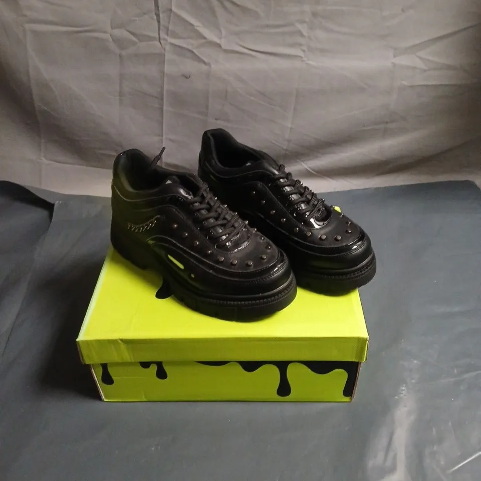 KOI KIDZ BLACK STUDDED PLATFORM SNEAKERS – SIZE 1