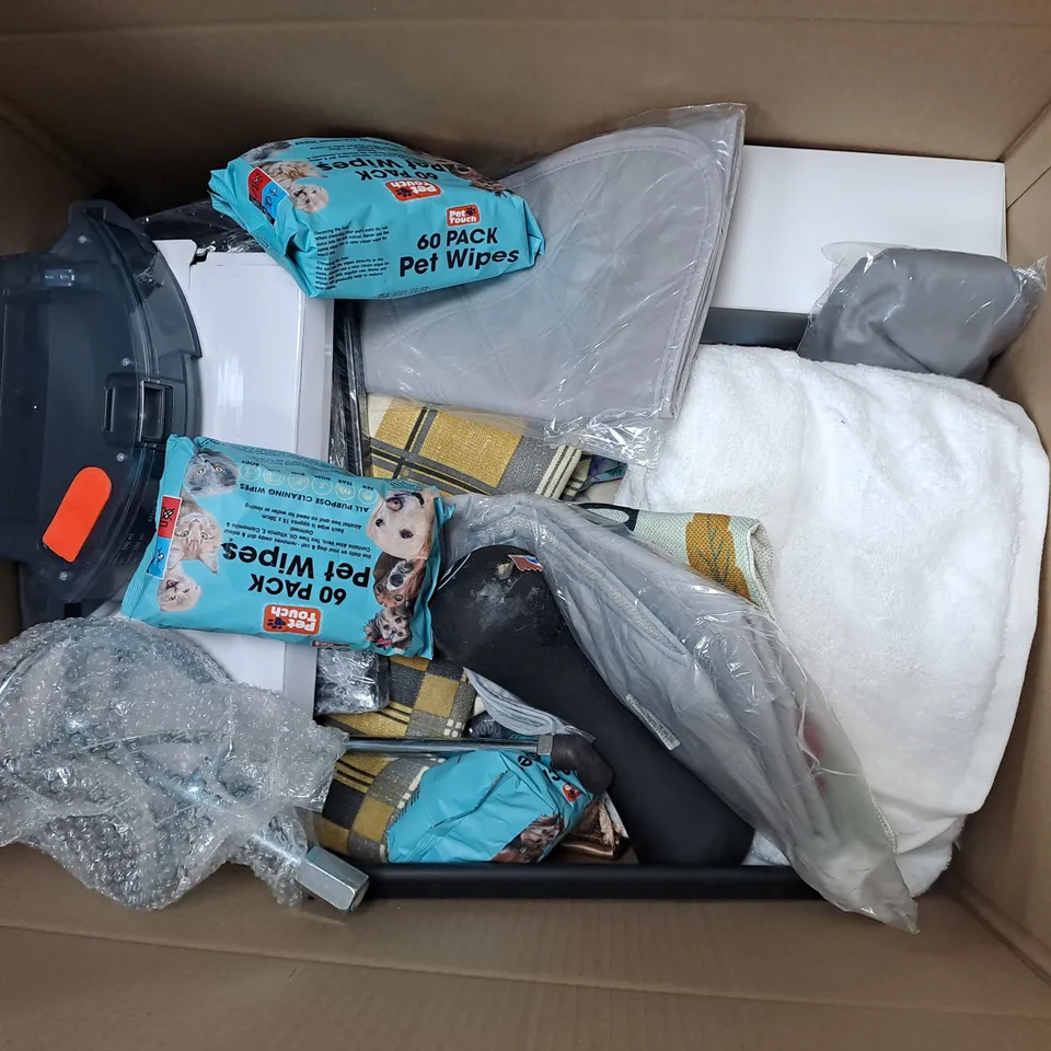 APPROXIMATELY 20 ASSORTED HOUSEHOLD ITEMS TO INCLUDE 5KG WEIGHT, HEAT TRANSFER VINYL, PET WIPES, ETC - COLLECTION ONLY