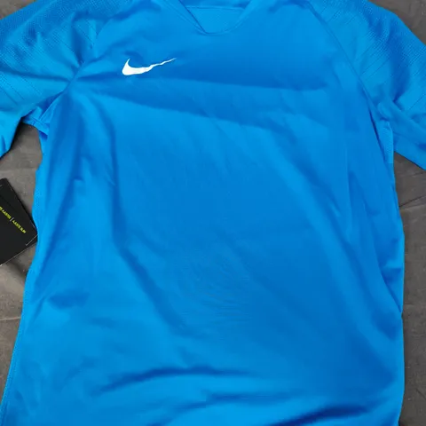NIKE BREATHE SHORT SLEEVE TOP IN BLUE SIZE MEDIUM
