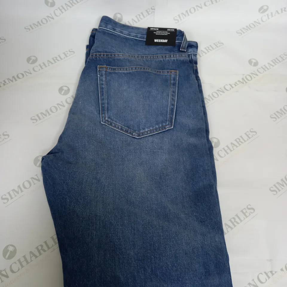 WEEKDAY RELAXED STRAIGHT JEANS SIZE 33/34